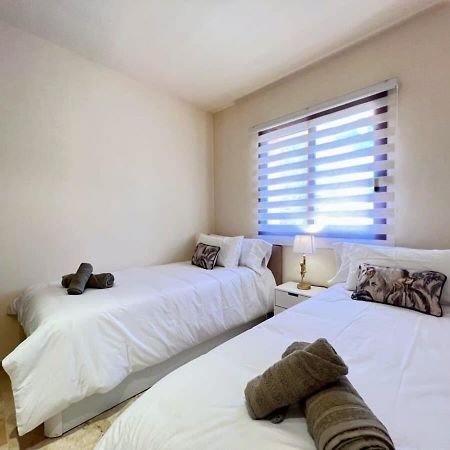 Modern 2 Bedroom Beachside Apartment Nr72 ลอสอัลกาซาเรส ภายนอก รูปภาพ