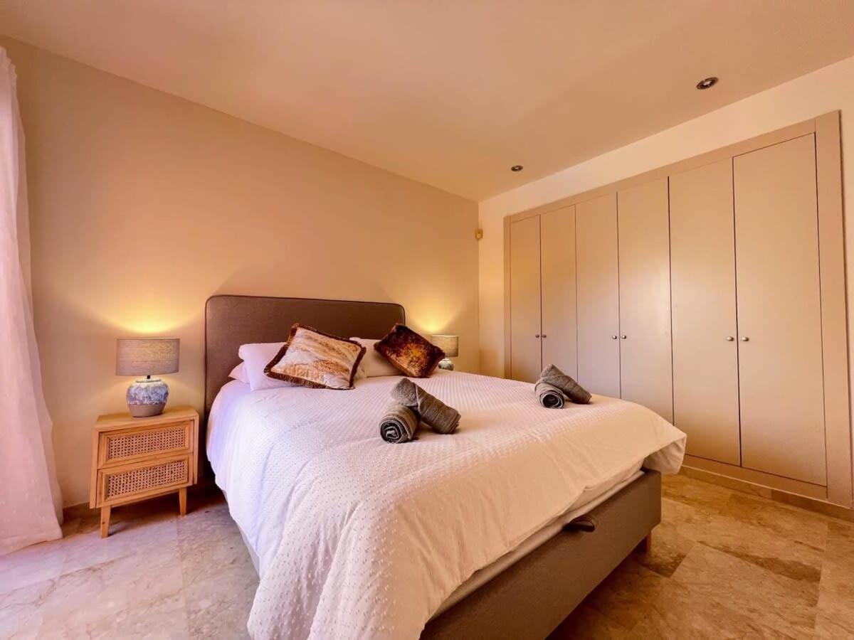 Modern 2 Bedroom Beachside Apartment Nr72 ลอสอัลกาซาเรส ภายนอก รูปภาพ