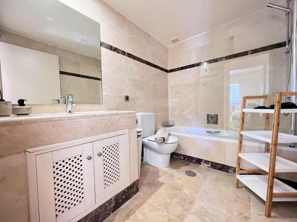Modern 2 Bedroom Beachside Apartment Nr72 ลอสอัลกาซาเรส ภายนอก รูปภาพ